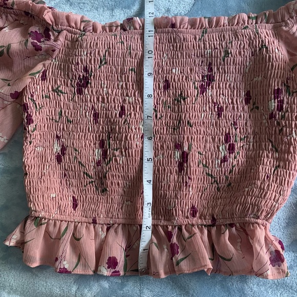 Floral Off The Shoulder Crop Shirt - Picture 4 of 6